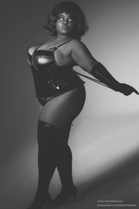 Klassisches Unterbrust Korsett aus PVC mit Hüftzwickeln, Waist Training, schwarz