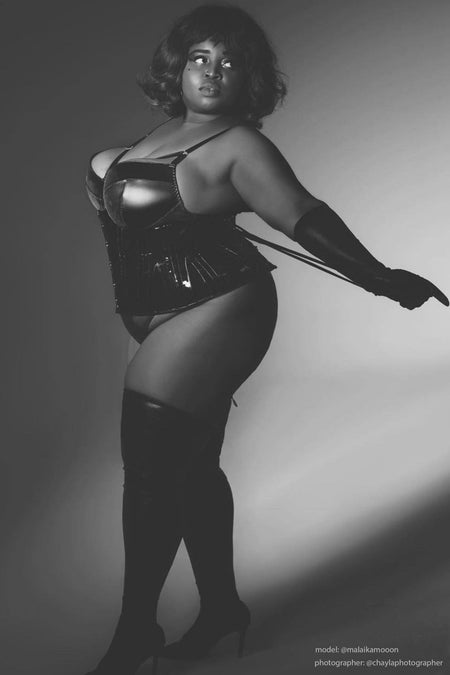 Klassisches Unterbrust Korsett aus PVC mit Hüftzwickeln, Waist Training, schwarz